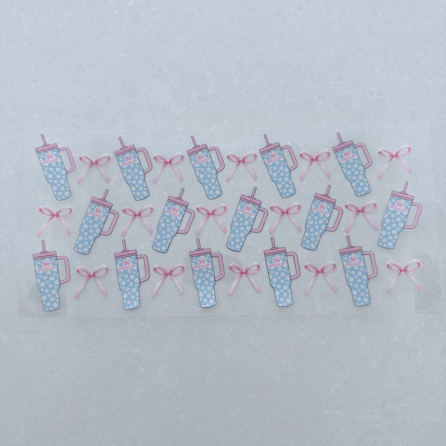 Single Sided UV DTF Wrap 16oz Tumbler Transfer (24cm x 11cm) tumbler daisies light blue