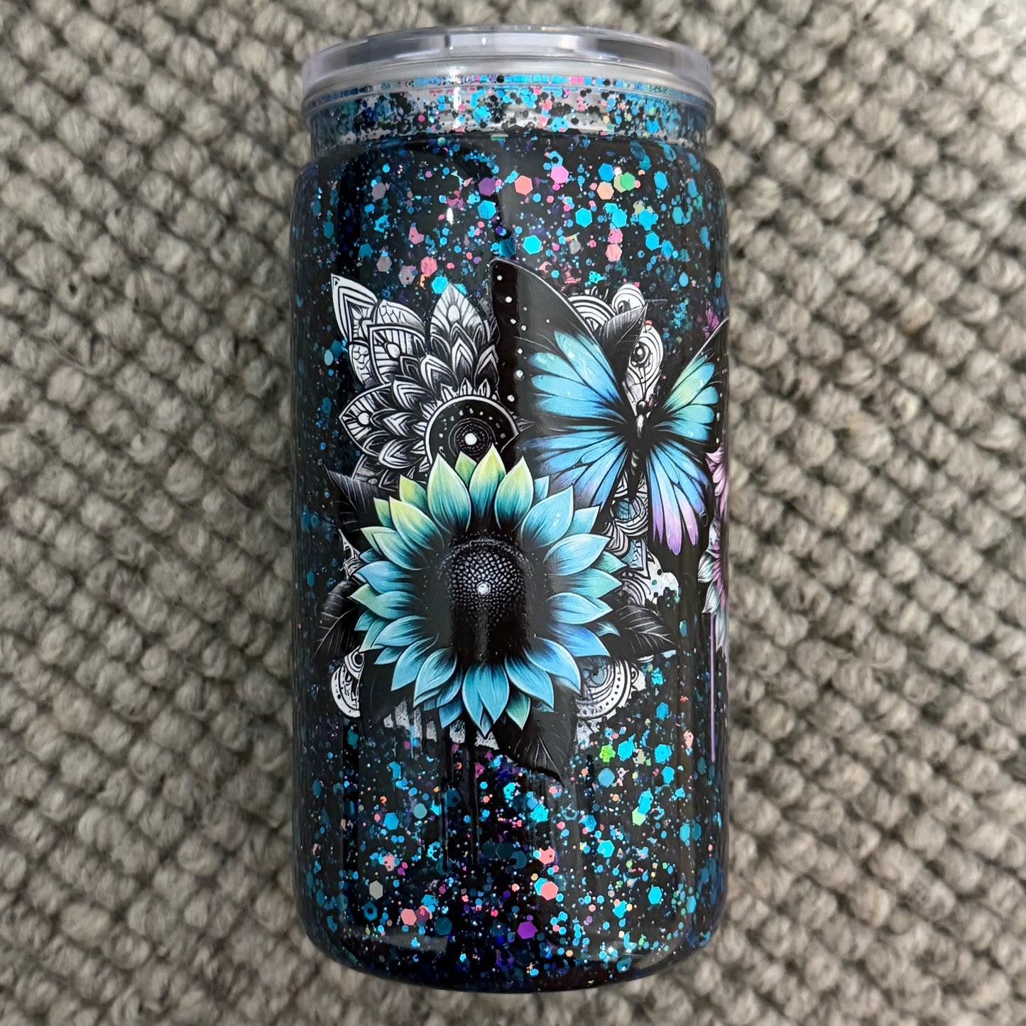 ❄️ 16oz Acrylic Snow Globe Tumbler (skull with flowers)